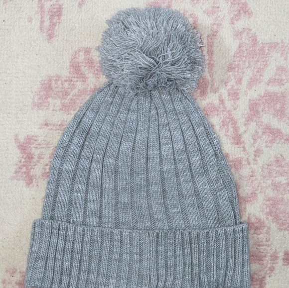 Grey Pom Pom Knit Beanie Winter Hat - Picture 2 of 2